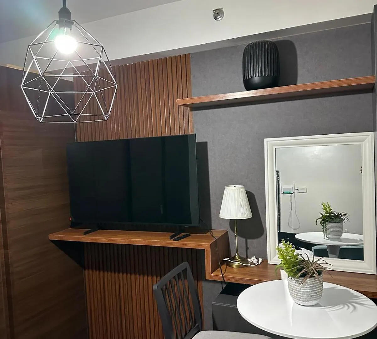 Apartment 1Br Air Residences Condo, Ayala Ave, Makati Manila